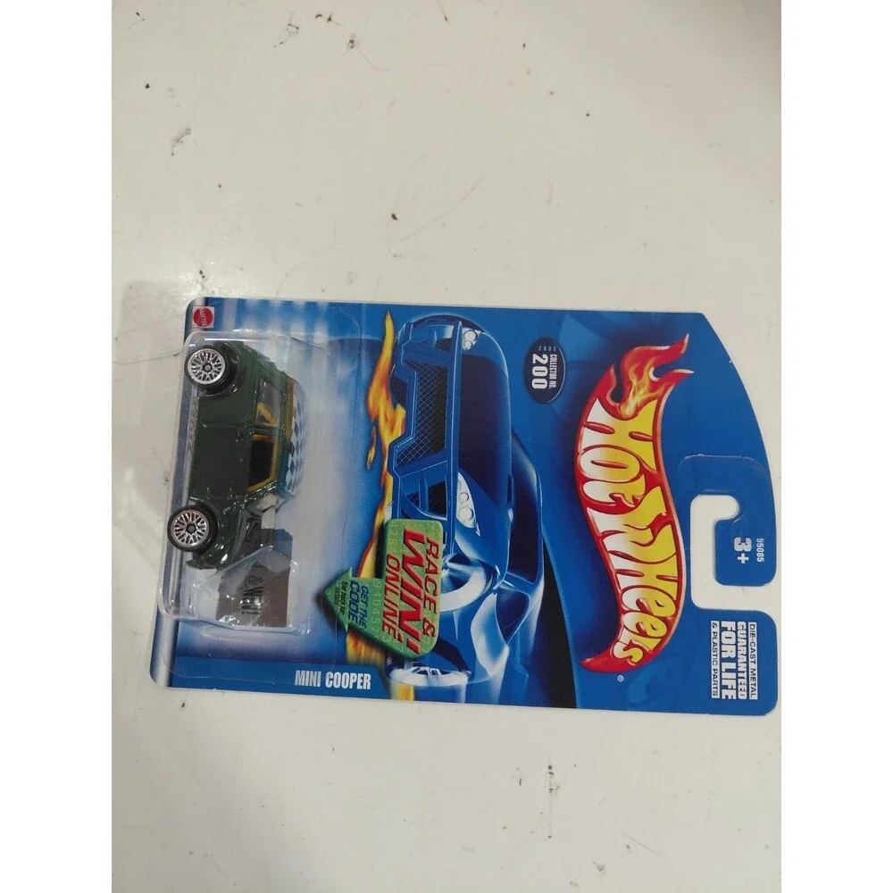 NIP Hot Wheels 2001 Main Line 1:64 Die Cast Mini Cooper Classic Car